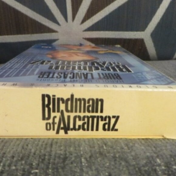 BIRDMAN OF ALCATRAZ - 1962 - VHS (1990 Release) - Picture 4 of 9